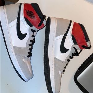 Nike Jordan Retro High size mens 8 (light smoke grey)